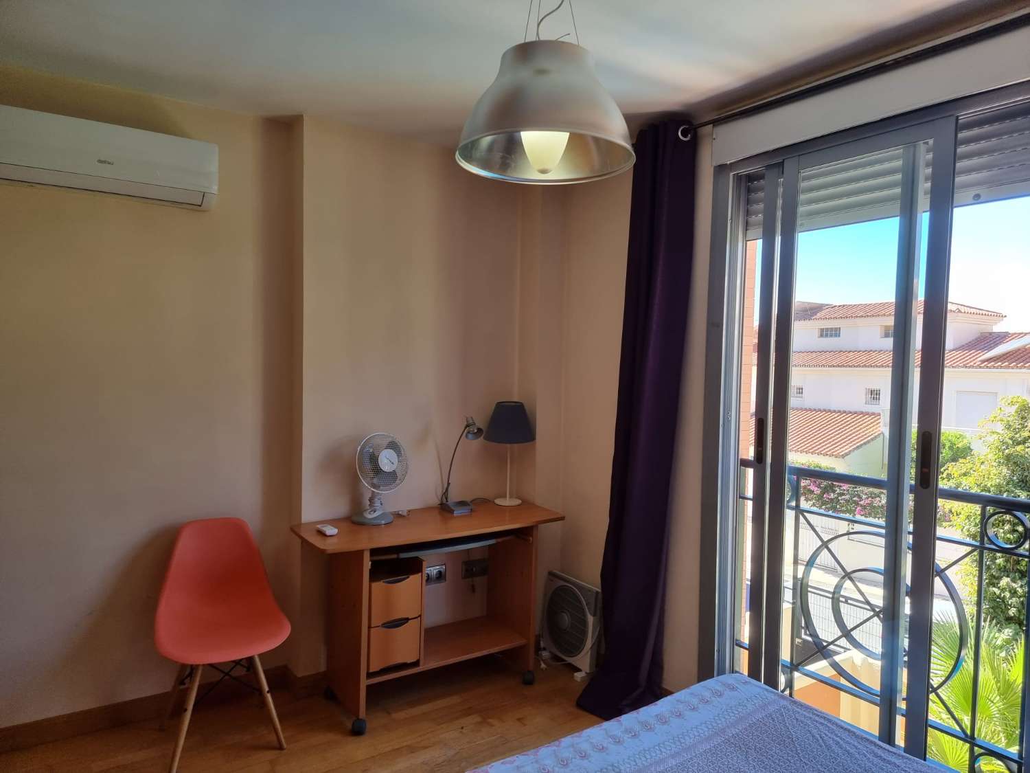 SE ALQUILA  DESDE 26/10/2026-31/05/2027 PRECIOSO ADOSADO EN ARROYO DE LA MIEL (BENALMADENA)