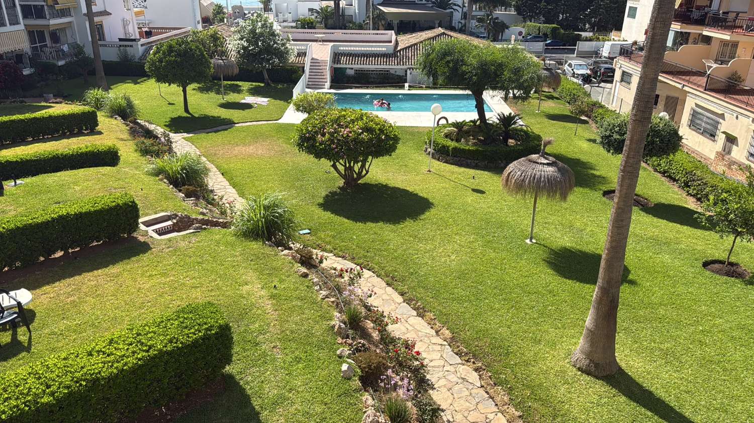 Se alquila desde 01/09/2026 - 30/06/2027 bonito estudio con vistas al mar en zona la Carihuela