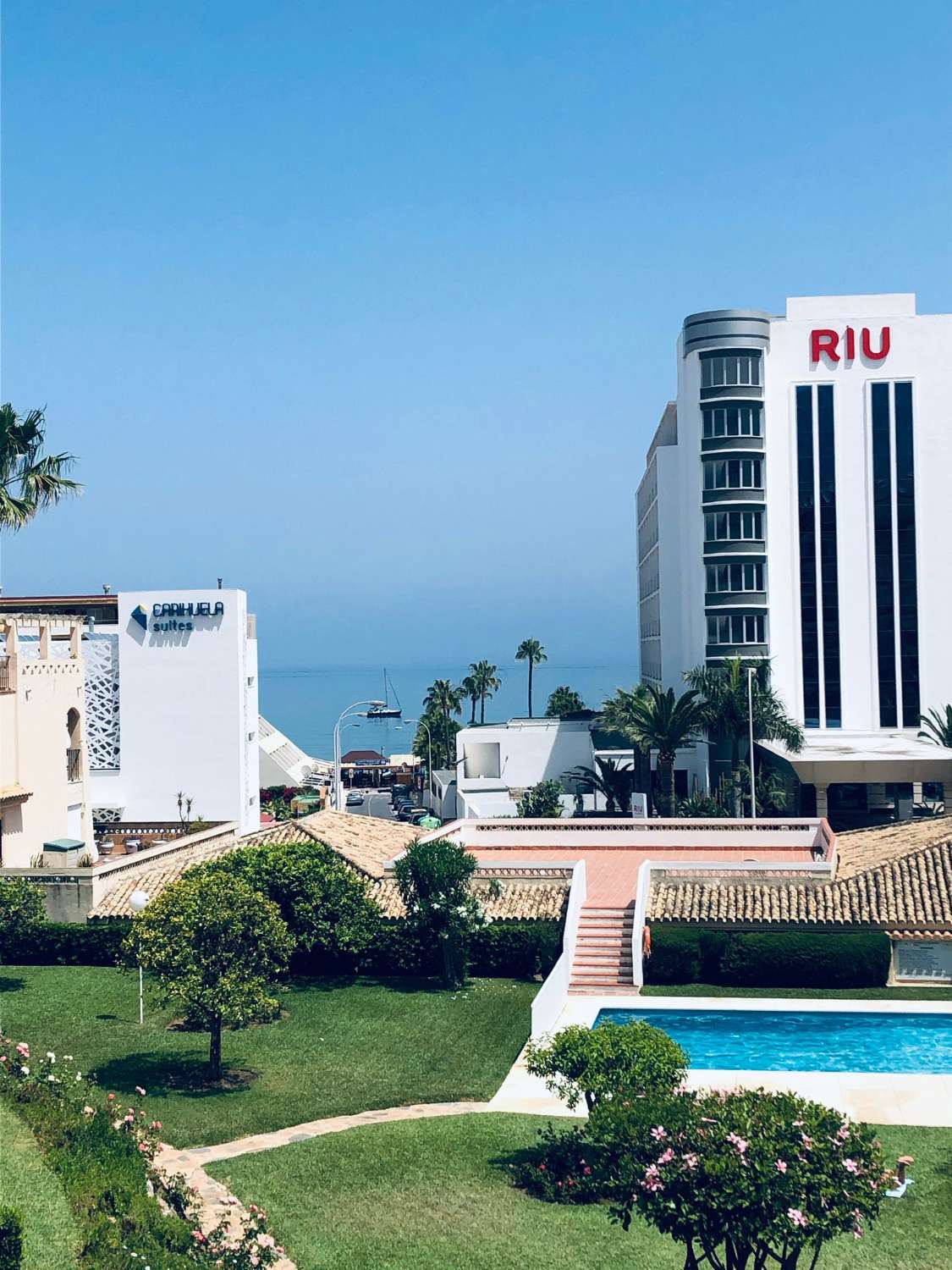 Se alquila hasta 12.6.26 y desde 01/09/2026 - 30/06/2027 bonito estudio con vistas al mar en zona la Carihuela