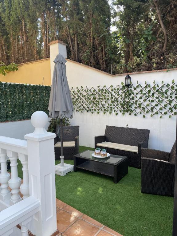 SE ALQUILA DESDE AHORA HASTA 31.05.2026 BONITO APARTAMENTO EN PLANTA BAJA EN BENALMADENA