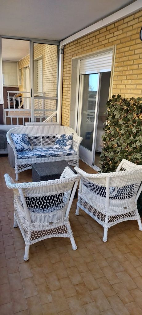 Se alquila   desde 1.9.26-30.6.27 magnifico apartamento en 1a linea de playa en Fuengirola.