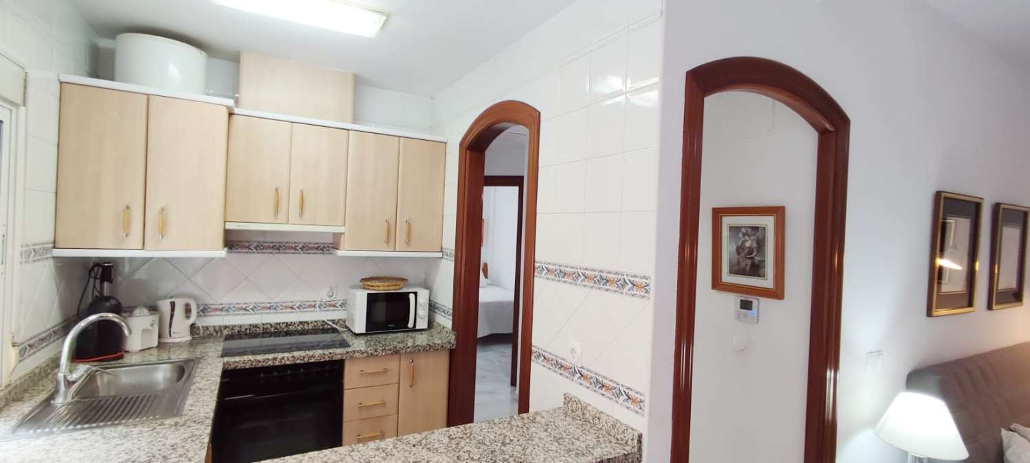 Se alquila desde 01/03/25- 30/06/26 bonito apartamento en 2ª linea de playa en Fuengirola