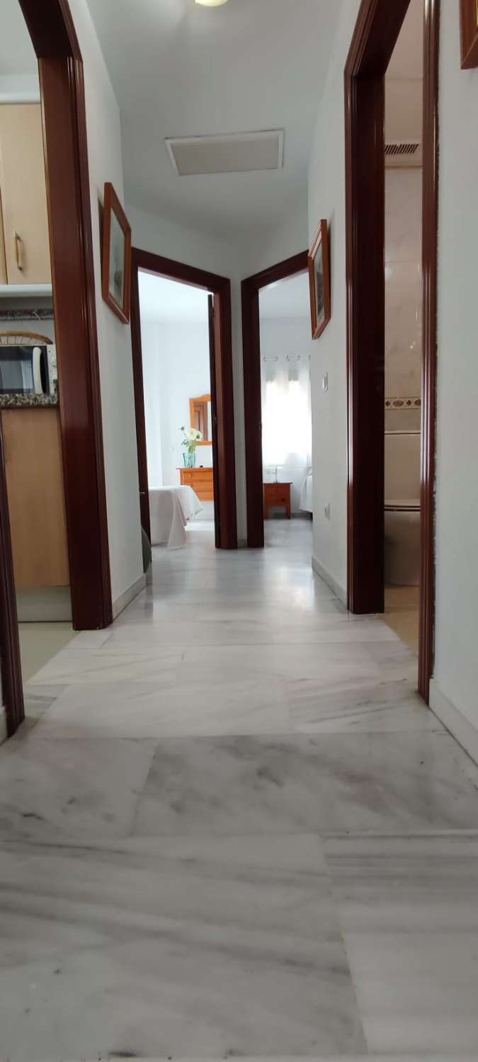 Se alquila desde 01/03/25- 30/06/26 bonito apartamento en 2ª linea de playa en Fuengirola