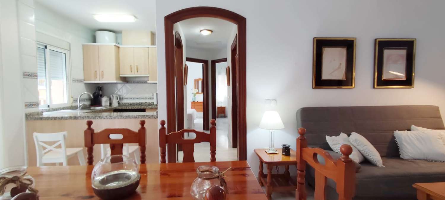 Se alquila desde 01/03/25- 30/06/26 bonito apartamento en 2ª linea de playa en Fuengirola