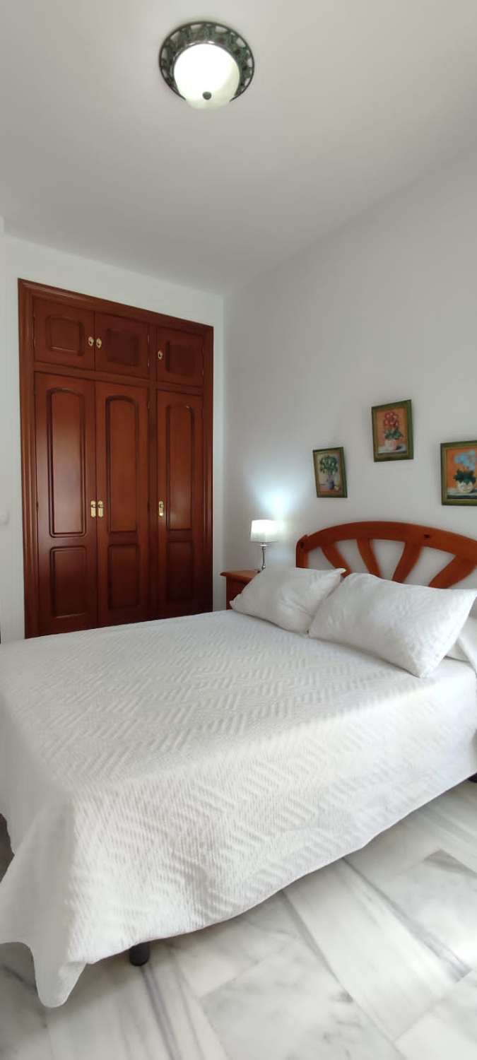 Se alquila desde 01/03/25- 30/06/26 bonito apartamento en 2ª linea de playa en Fuengirola