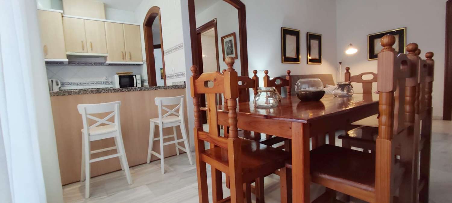 Se alquila desde 01/03/25- 30/06/26 bonito apartamento en 2ª linea de playa en Fuengirola