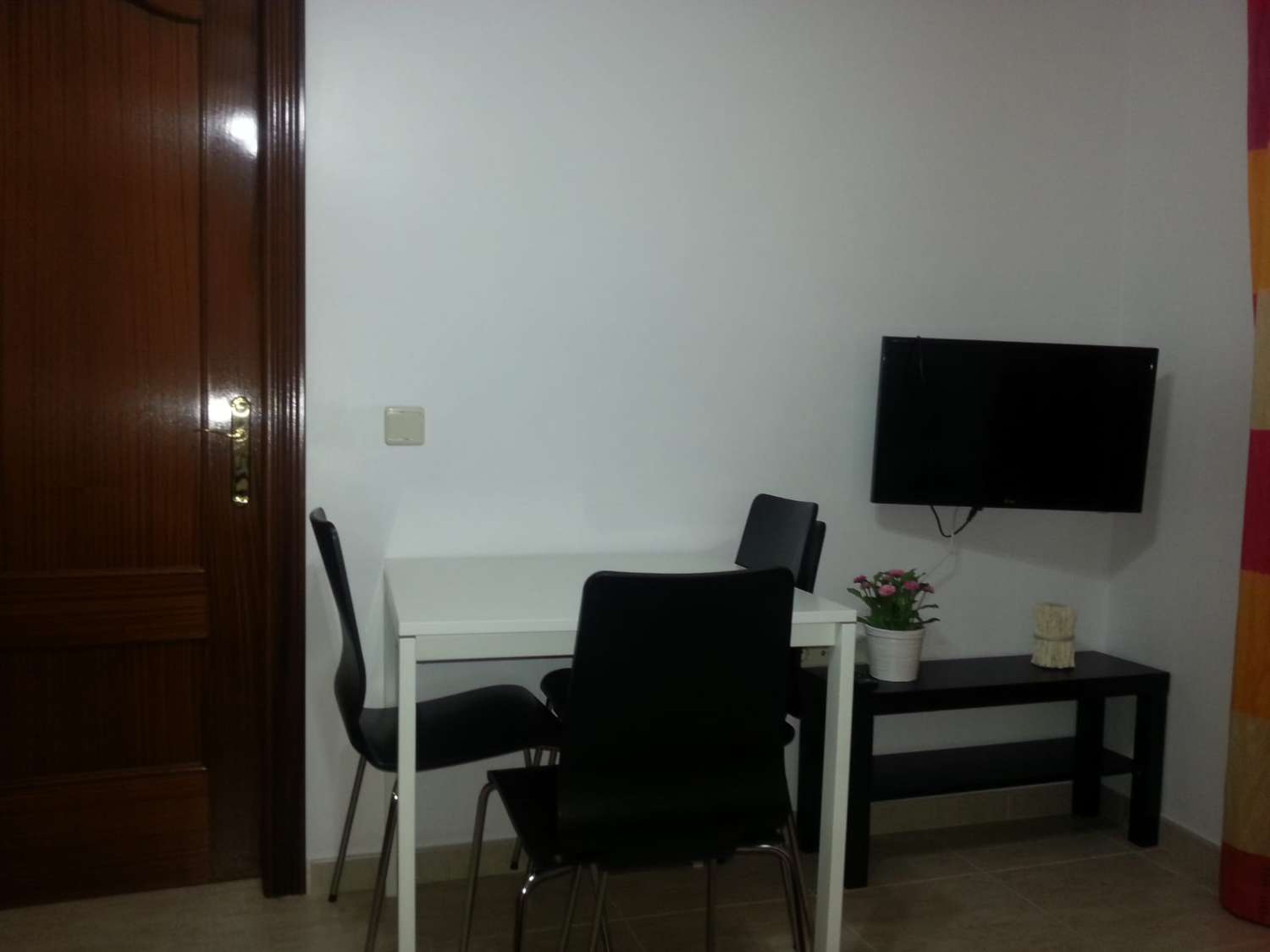 . Se alquila desde  1.3.26  -30.6.26 y desde 01/09/2026-30/06/2027  bonito  apartamento en los Boliches (Fuengirola)
