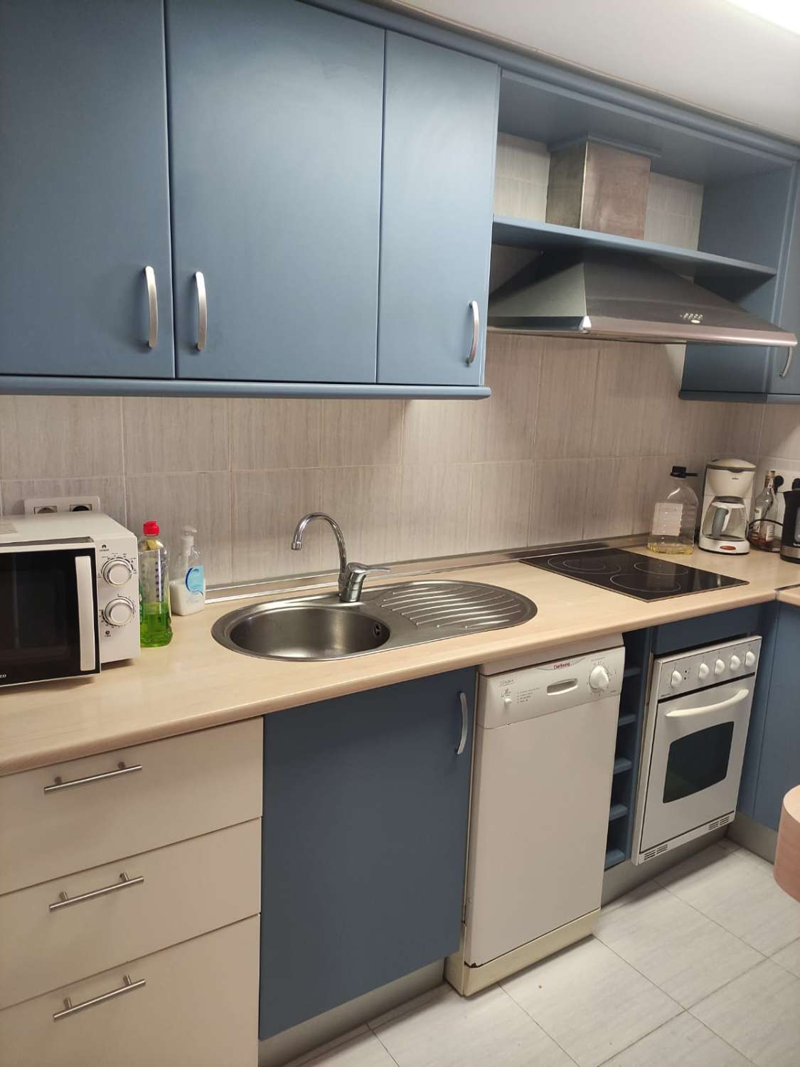 SE ALQUILA DESDE  1.12.26 -30.06.2027 BONITO APARTAMENTO EN FUENGIROLA