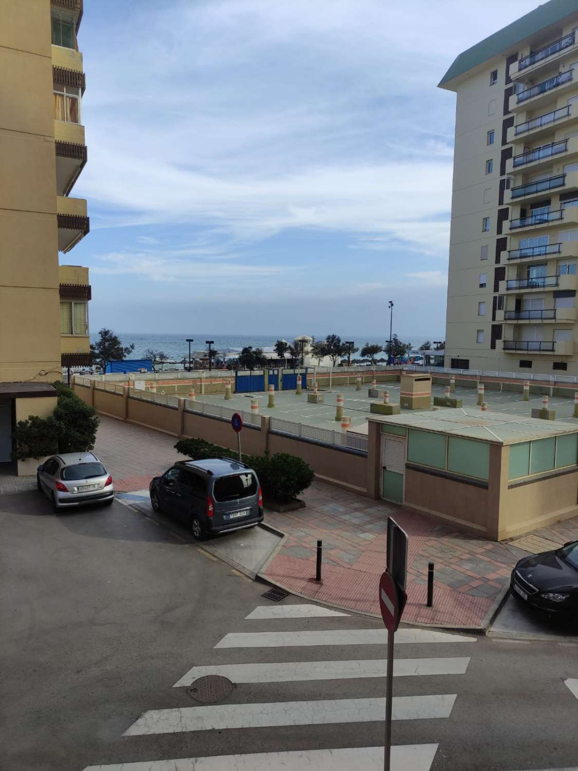 SE ALQUILA DESDE  1.12.26 -30.06.2027 BONITO APARTAMENTO EN FUENGIROLA