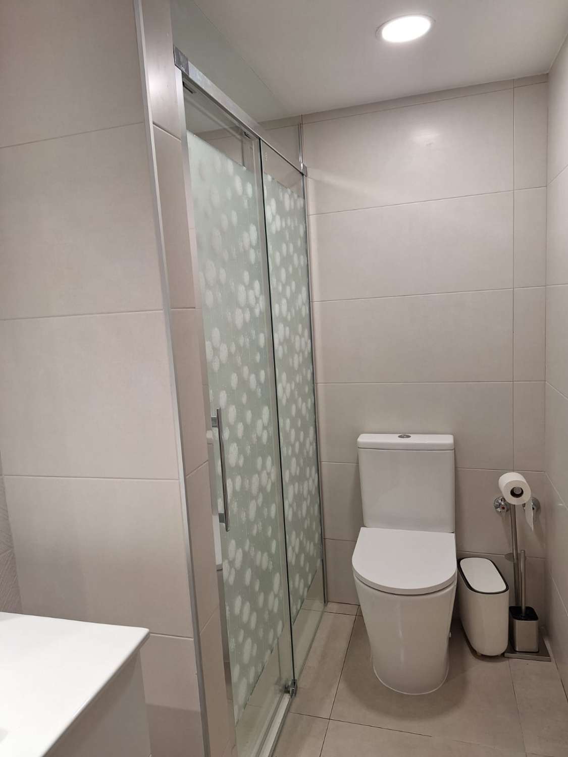 SE ALQUILA DESDE  1.12.26 -30.06.2027 BONITO APARTAMENTO EN FUENGIROLA