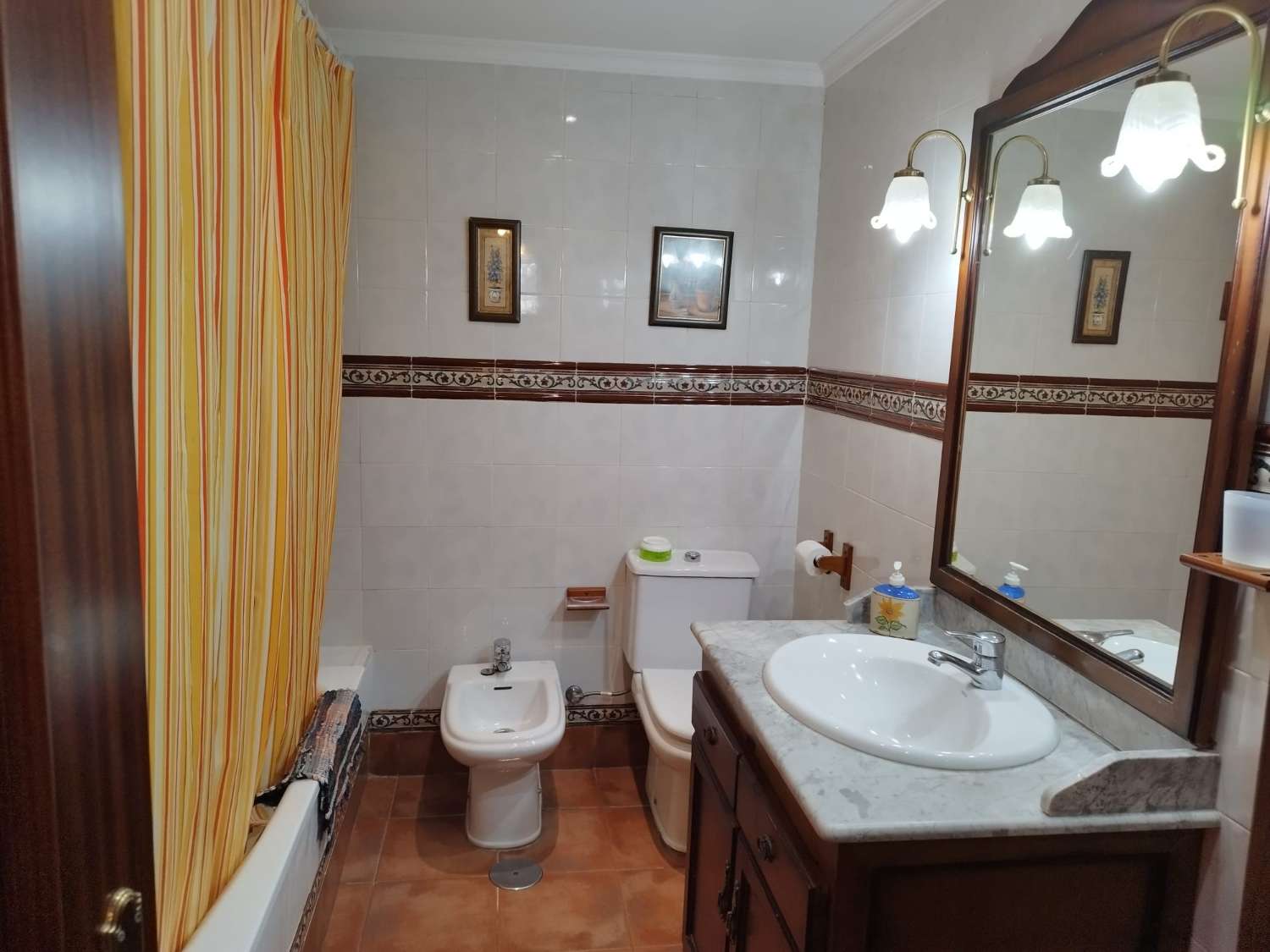 SE ALQUILA DESDE  1.10.2026-30.6.2027 BONITO APARTAMENTO EN LA CARIHUELA (TORREMOLINOS)