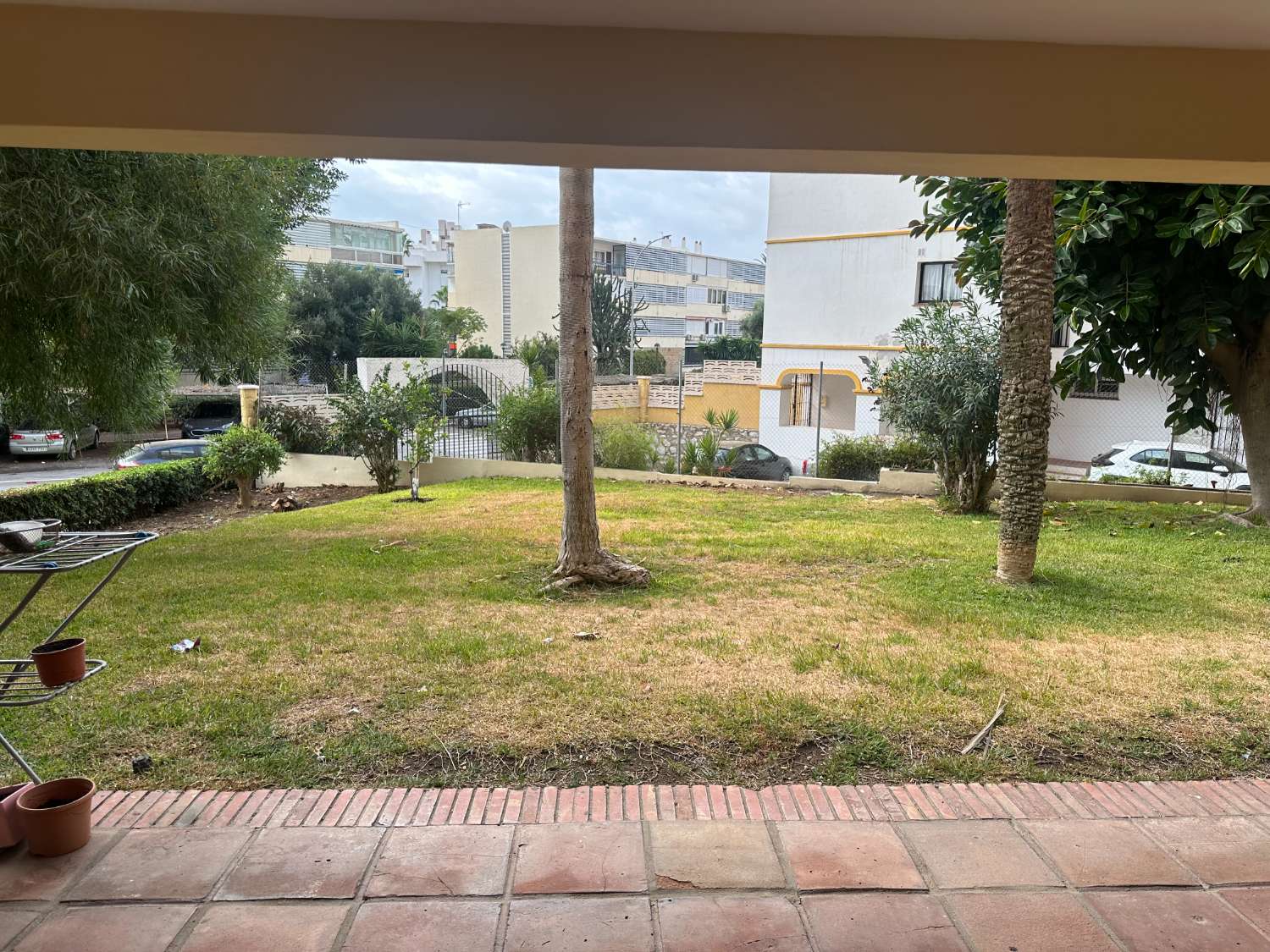 SE ALQUILA DESDE  1.10.2026-30.6.2027 BONITO APARTAMENTO EN LA CARIHUELA (TORREMOLINOS)