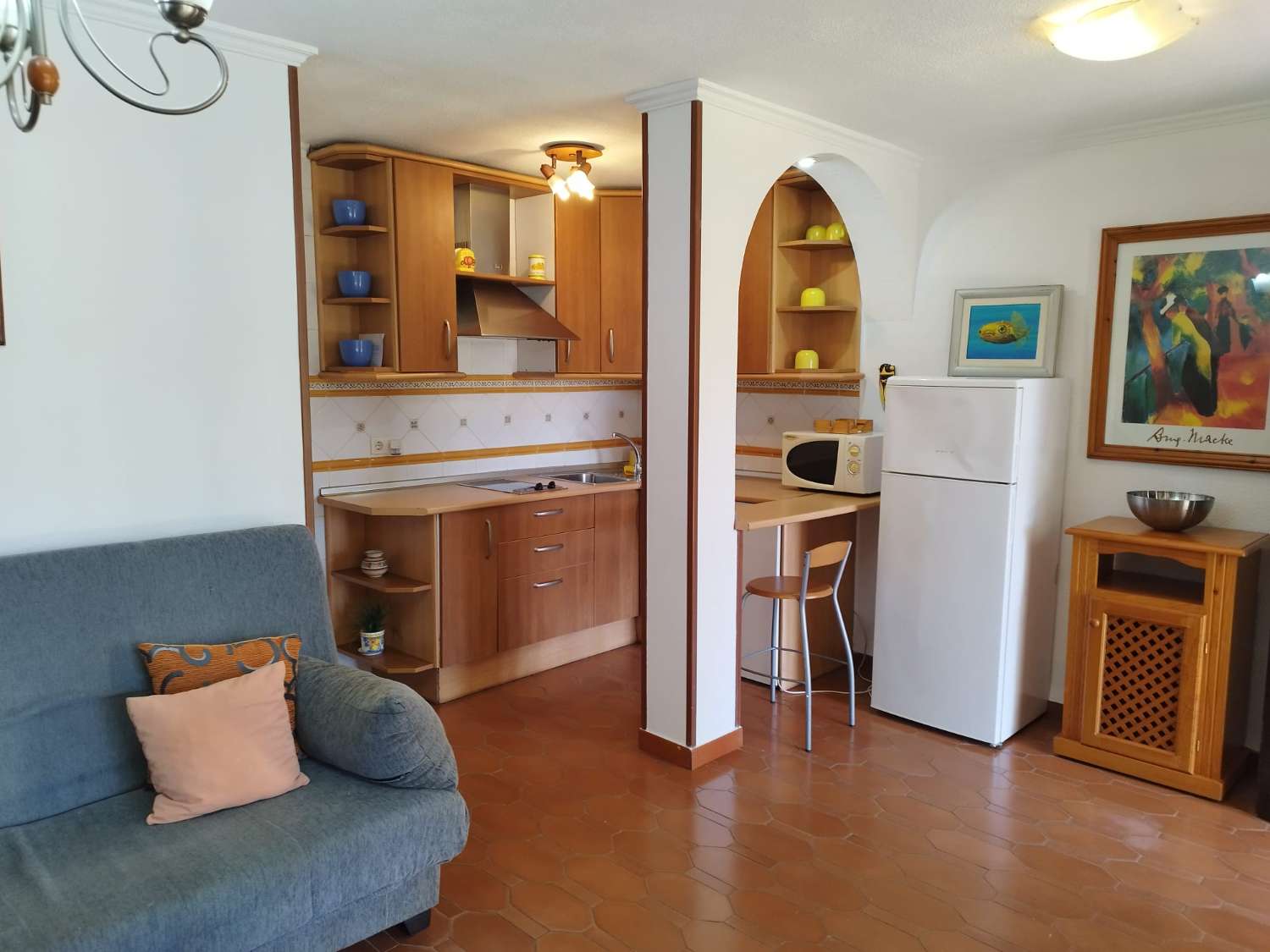 SE ALQUILA DESDE  1.10.2026-30.6.2027 BONITO APARTAMENTO EN LA CARIHUELA (TORREMOLINOS)