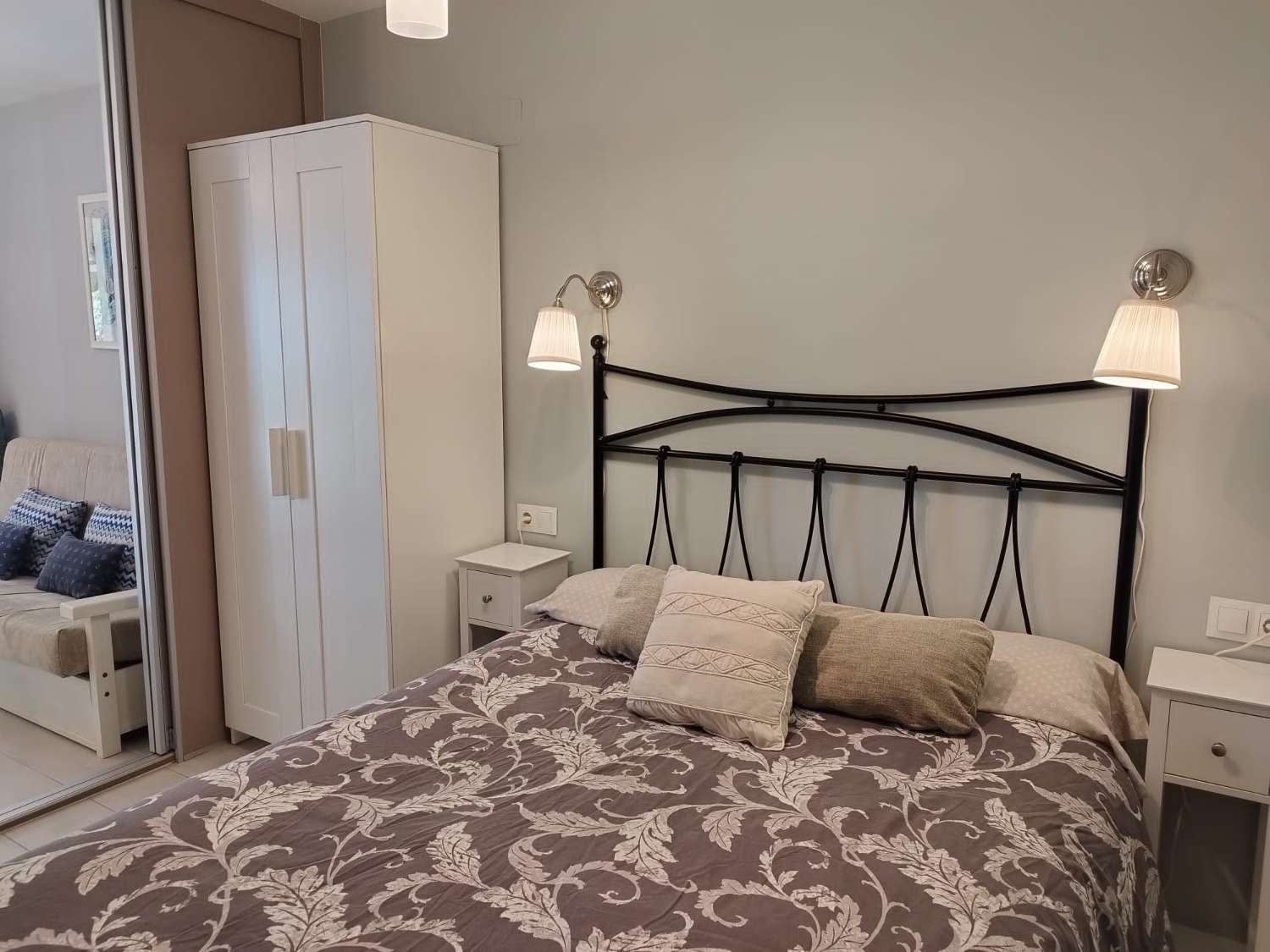 SE ALQUILA  DESDE 1.3.26-30.6.26 y DESDE 1.10.26-30.6.27 BONITO APARTAMENTO EN LA CARIHUELA (TORREMOLINOS)