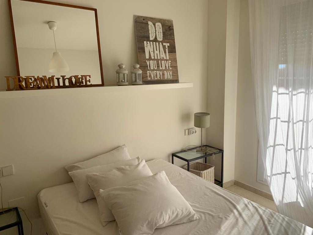 MEDIA TEMPORADA . SE ALQUILA MAGNIFICO APARTAMENTO DEL 1.09.2026-30.06.2027 EN TORREMOLINOS
