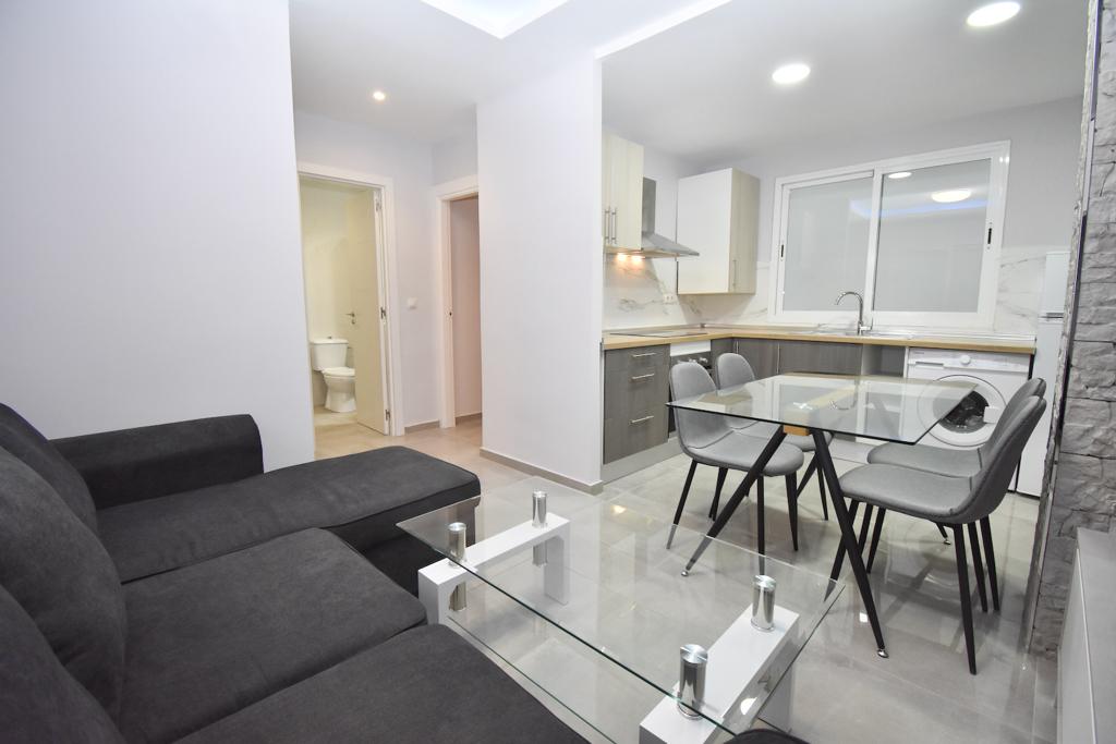 Se alquila desde ahora hasta 31.05.26 bonito apartamento reformado en Mijas