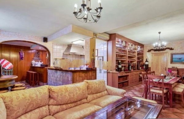 SE VENDE MAGNIFICO CHALET INDEPENDIENTE  EN BENALMADENA