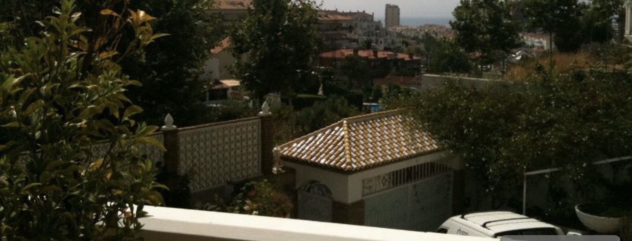 SE VENDE MAGNIFICO CHALET INDEPENDIENTE  EN BENALMADENA