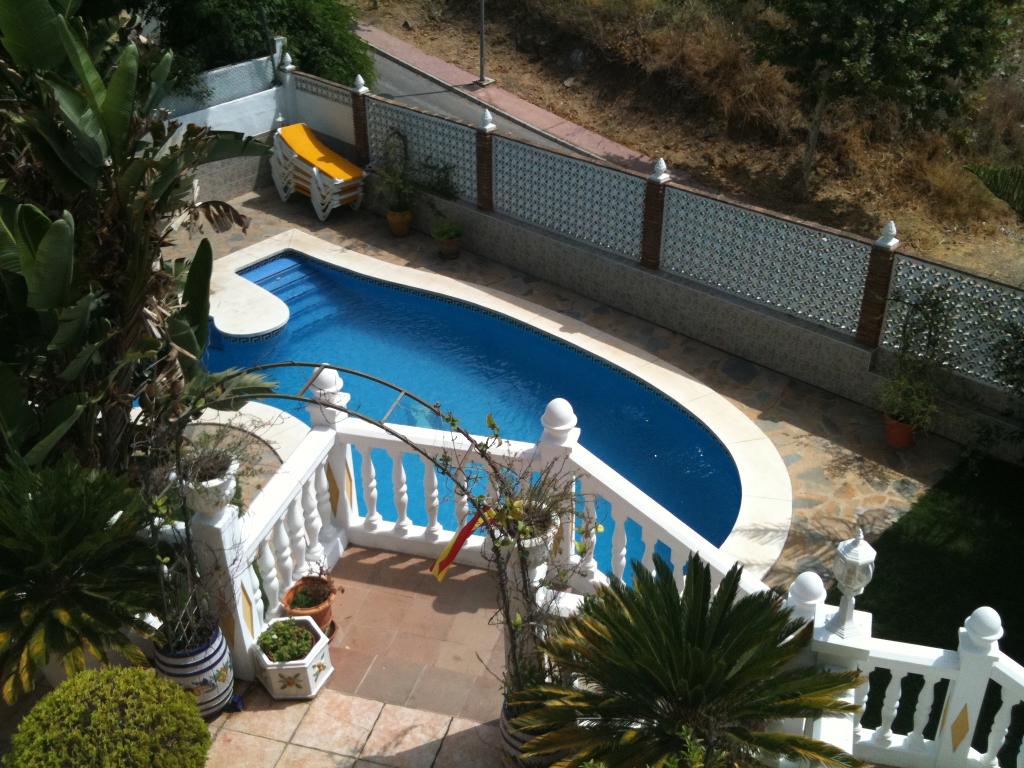 SE VENDE MAGNIFICO CHALET INDEPENDIENTE  EN BENALMADENA
