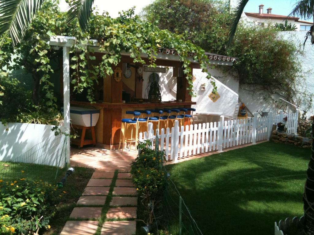 SE VENDE MAGNIFICO CHALET INDEPENDIENTE  EN BENALMADENA