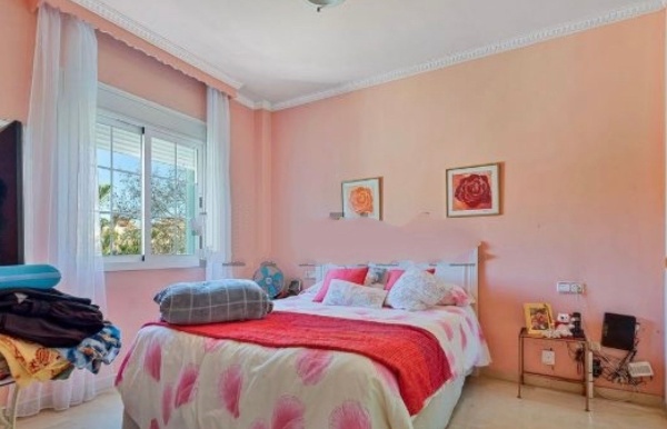 SE VENDE MAGNIFICO CHALET INDEPENDIENTE  EN BENALMADENA