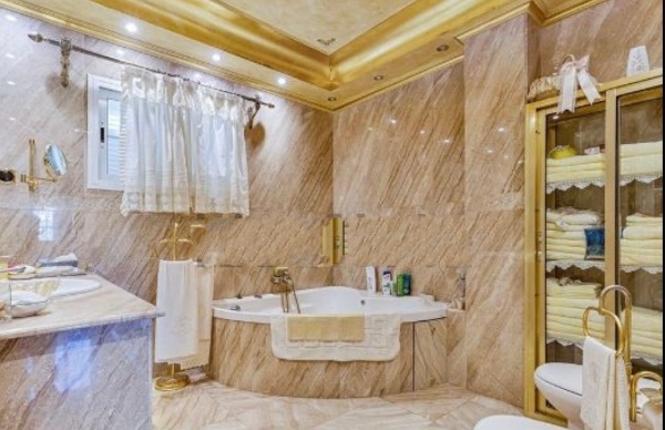 SE VENDE MAGNIFICO CHALET INDEPENDIENTE  EN BENALMADENA