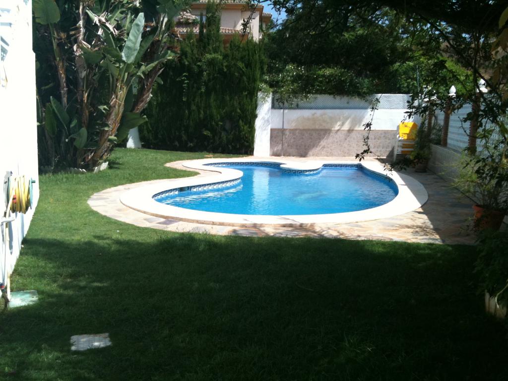 SE VENDE MAGNIFICO CHALET INDEPENDIENTE  EN BENALMADENA