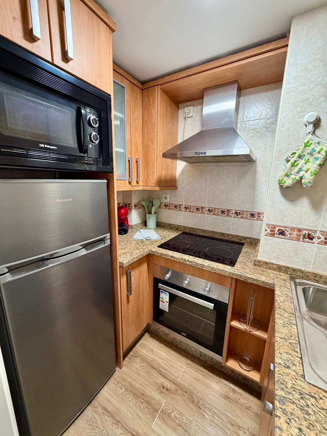 . SE ALQUILA HASTA30/06/26 Y DESDE 01/09/2026 HASTA 30/06/2027 AMPLIO  BONITO ESTUDIO REFORMADO EN CENTRO DE TORREMOLINOS