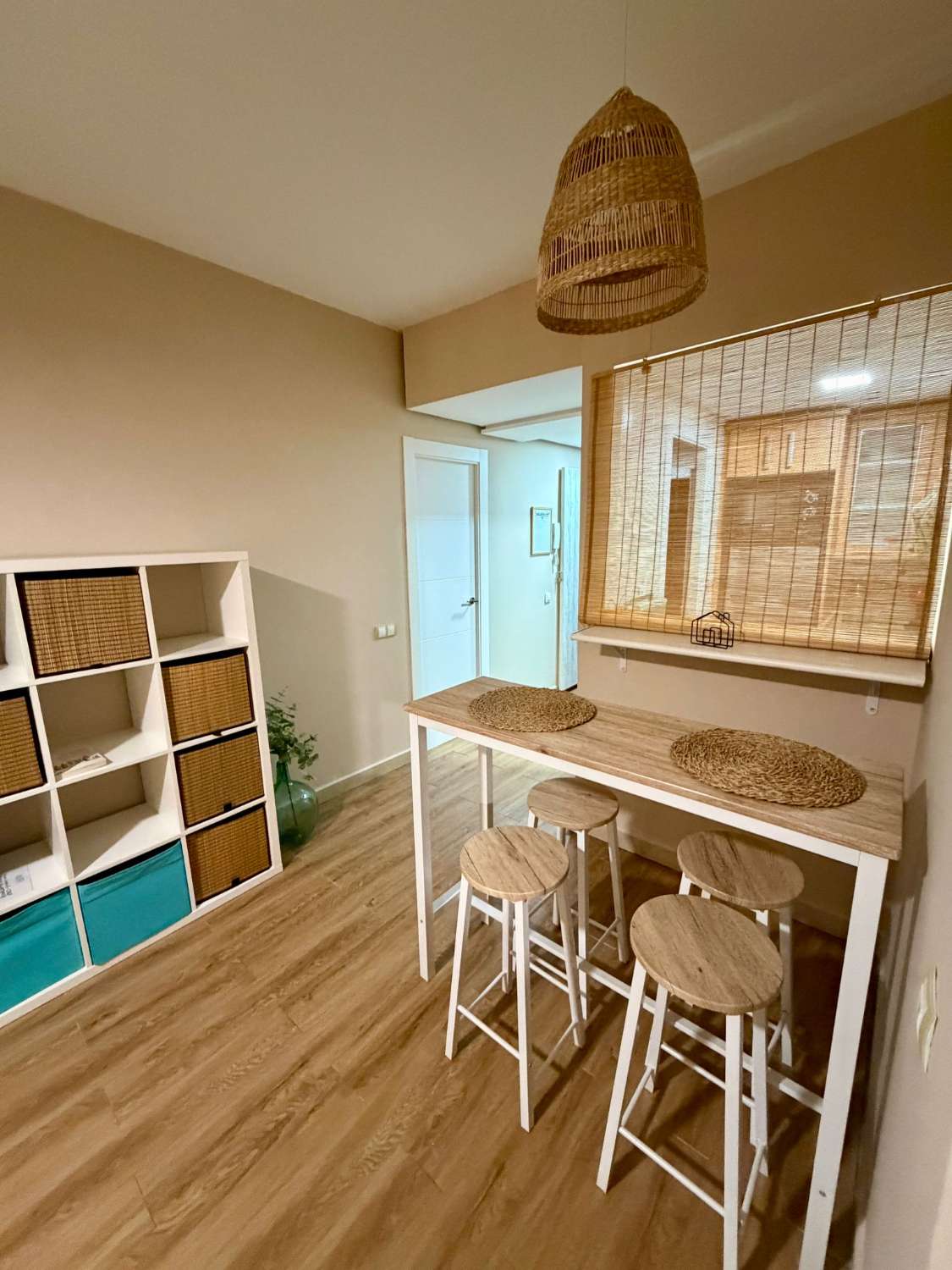 . SE ALQUILA HASTA30/06/26 Y DESDE 01/09/2026 HASTA 30/06/2027 AMPLIO  BONITO ESTUDIO REFORMADO EN CENTRO DE TORREMOLINOS