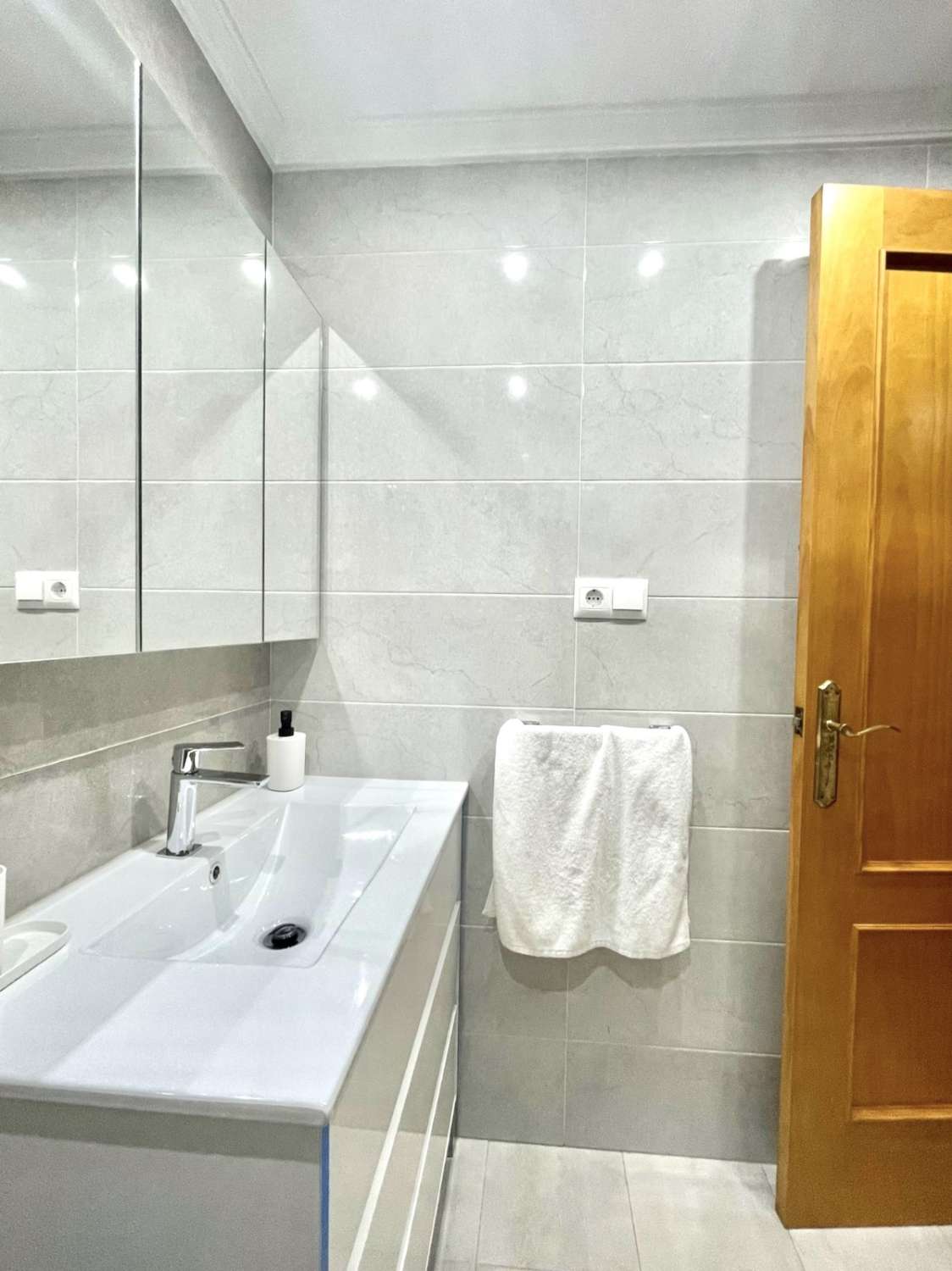 SE ALQUILA HASTA 31/5/26 Y DESDE 01/09/2026 HASTA 30/06/2027 BONITO APARTAMENTO EN NERJA