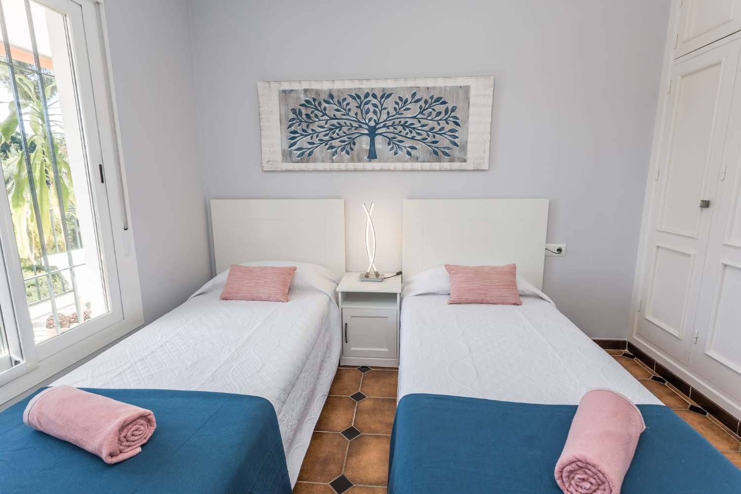 SE ALQUILA LARGA TEMPORADA  BONITO CHALET PAREADO EN EL CHAPARRAL DE MIJAS COSTA