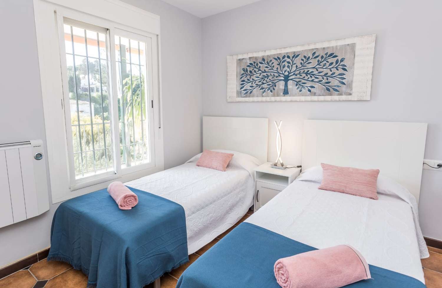 SE ALQUILA LARGA TEMPORADA  BONITO CHALET PAREADO EN EL CHAPARRAL DE MIJAS COSTA