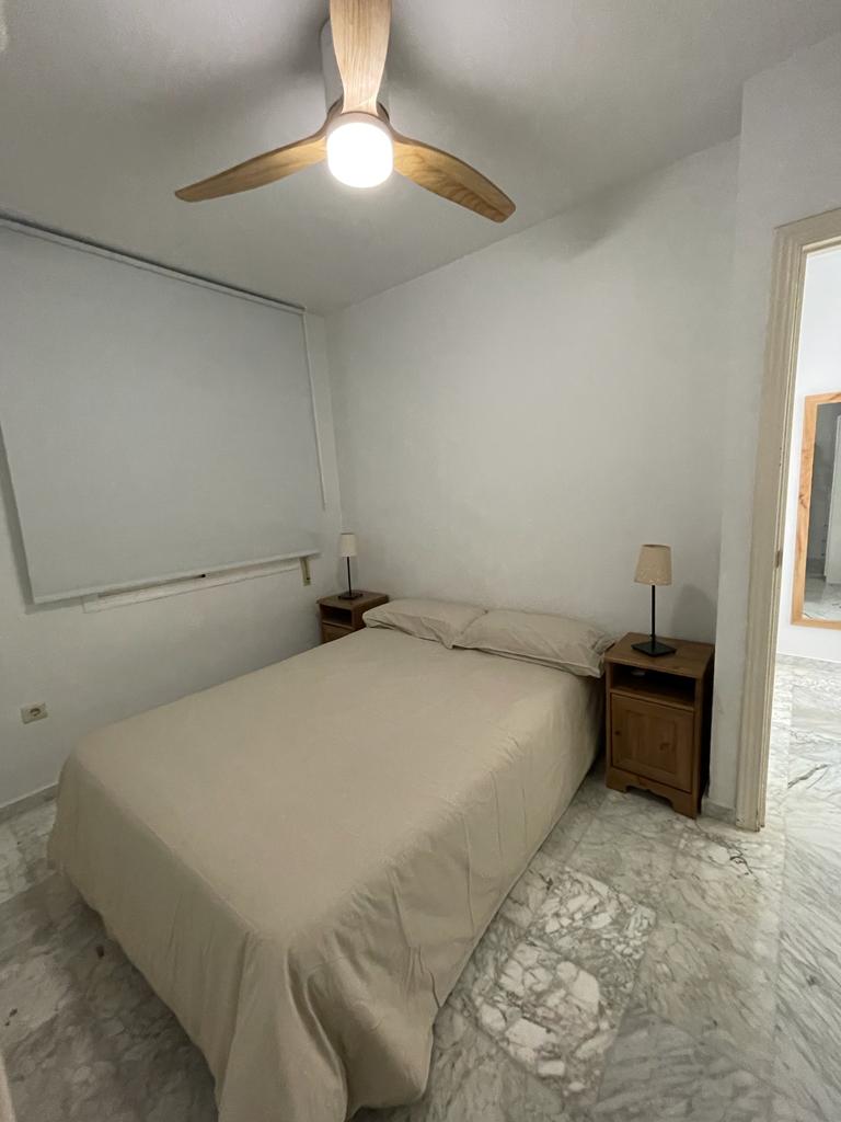 Se alquila desde  1/3/26- 30/06/26 y desde 01/09/2026 hasta 30/06/2027bonito apartamento en 1ª línea de playa de Fuengirola