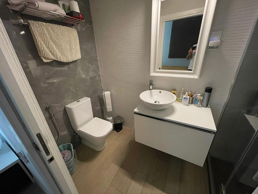 MEDIA TEMPORADA . SE ALQUILA 1.9.2026-30.6.2027 BONITO APARTAMENTO EN EL CENTRO DE TORREMOLINOS