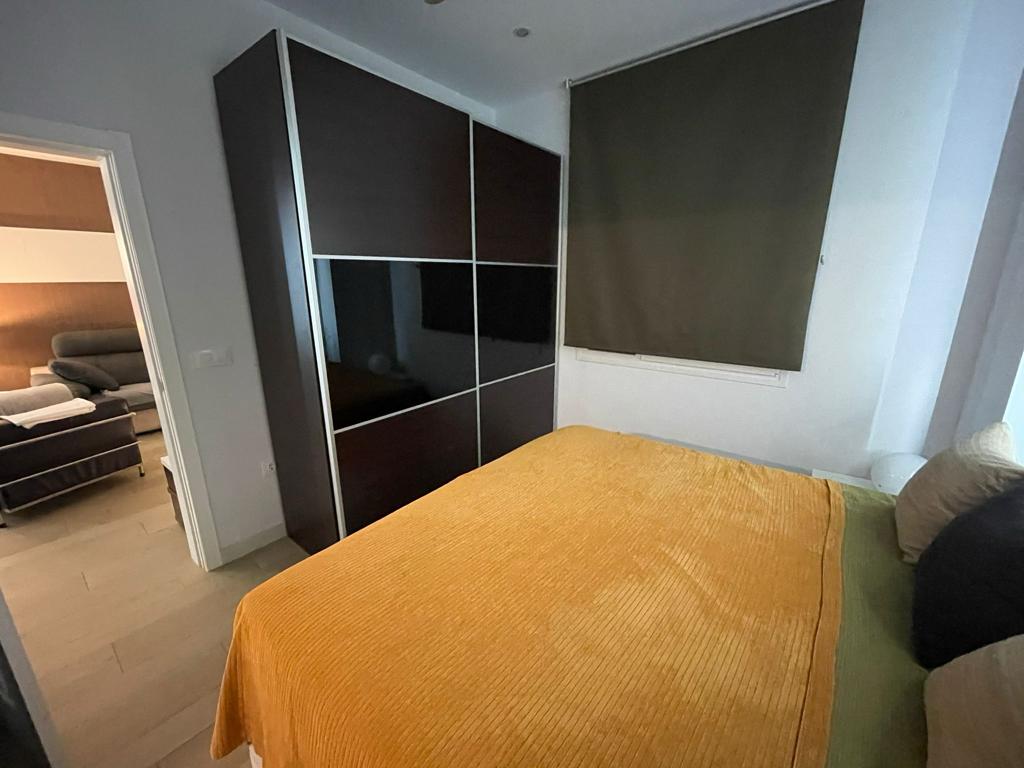 MEDIA TEMPORADA . SE ALQUILA 1.9.2026-30.6.2027 BONITO APARTAMENTO EN EL CENTRO DE TORREMOLINOS