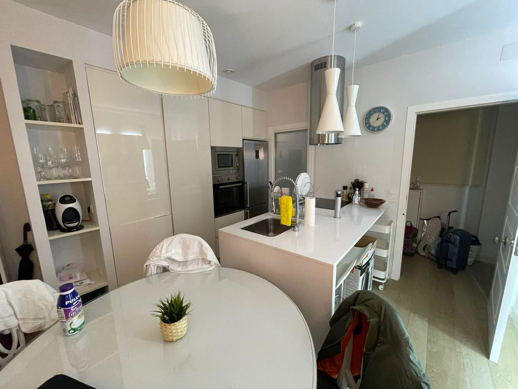 MEDIA TEMPORADA . SE ALQUILA 1.9.2026-30.6.2027 BONITO APARTAMENTO EN EL CENTRO DE TORREMOLINOS