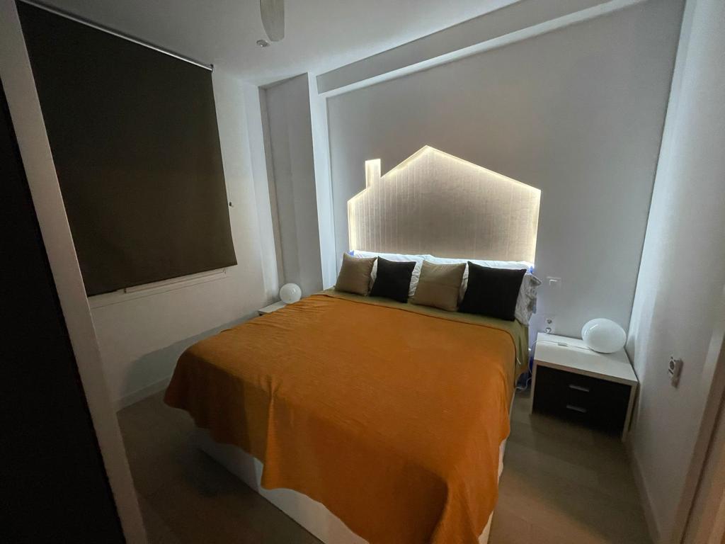 MEDIA TEMPORADA . SE ALQUILA 1.9.2026-30.6.2027 BONITO APARTAMENTO EN EL CENTRO DE TORREMOLINOS