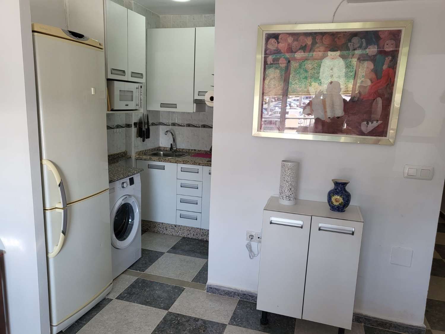 Se alquila desde ahora hasta 31/05/26 y desde 01/09/2026 hasta 30/06/2027 bonito estudio en Torremolinos