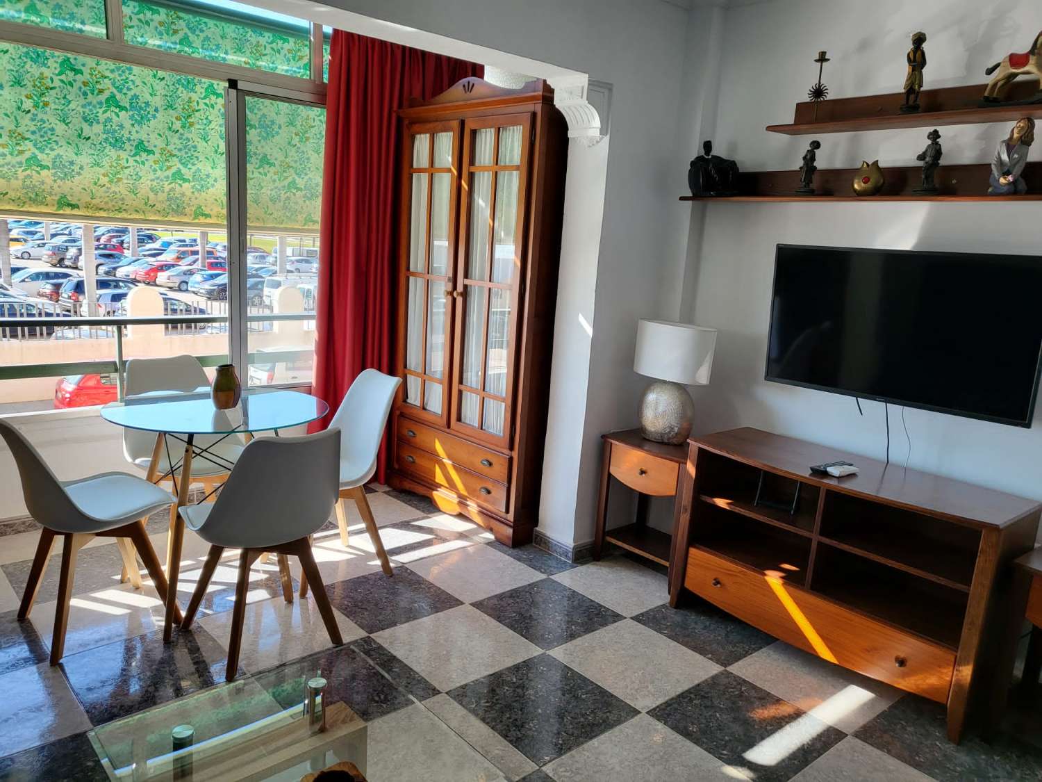 Se alquila desde ahora hasta 31/05/26 y desde 01/09/2026 hasta 30/06/2027 bonito estudio en Torremolinos