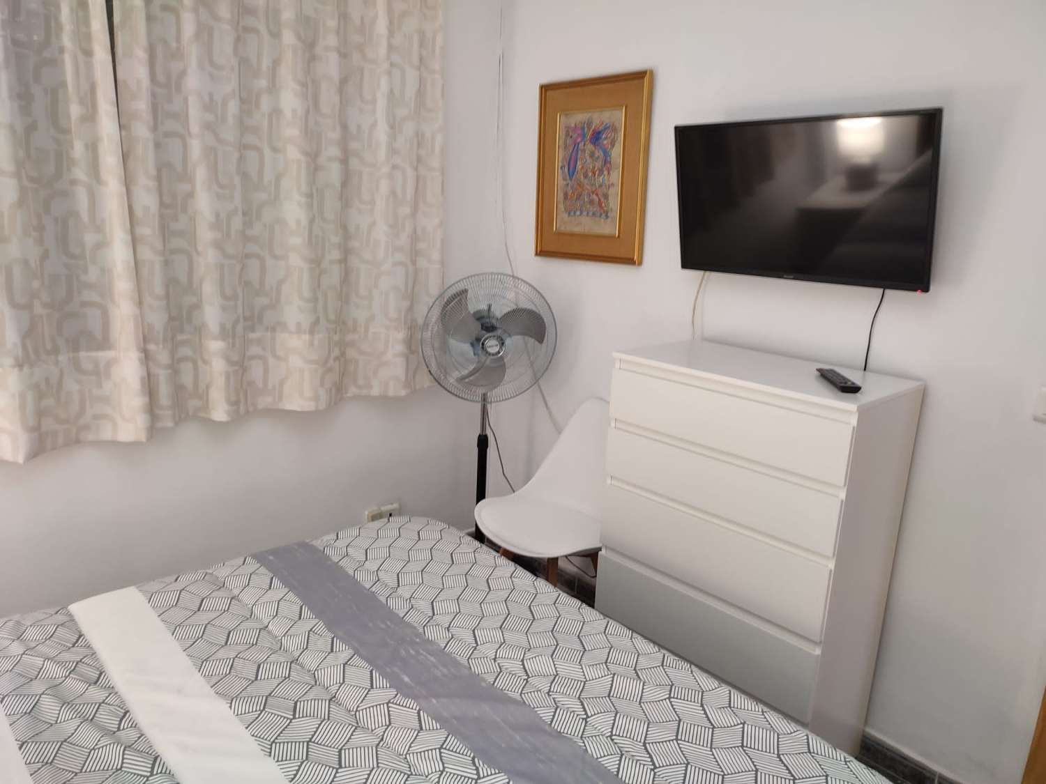 Se alquila desde ahora hasta 31/05/26 y desde 01/09/2026 hasta 30/06/2027 bonito estudio en Torremolinos