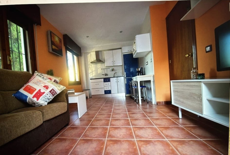 SE ALQUILA DESDE AHORA HASTA 30.6.26  Y desde 01/09/2026 hasta 30/06/2027 BONITO APARTAMENTO  EN LOS ALAMOS (TORREMOLINOS)
