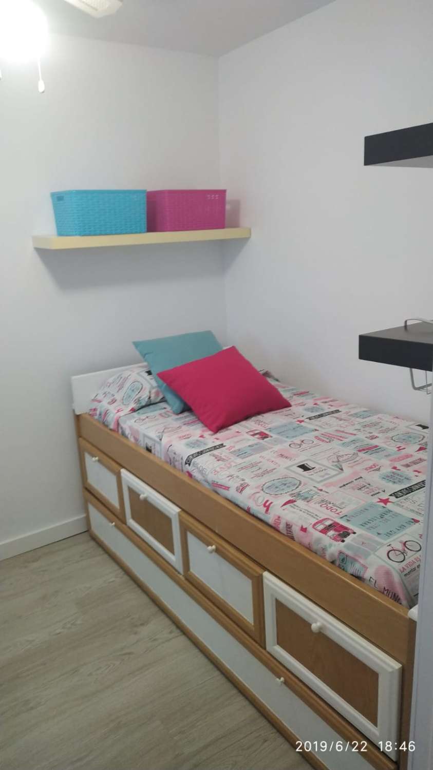 SE ALQUILA DESDE 01/02/2027 HASTA 1/06/2027 BONITO APARTAMENTO CON VISTAS AL MAR  EN EL CENTRO DE ARROYO DE LA MIEL (BENALMADENA)