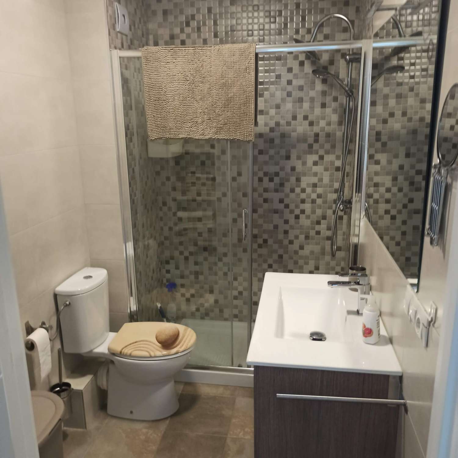 SE ALQUILA DESDE 01/02/2027 HASTA 1/06/2027 BONITO APARTAMENTO CON VISTAS AL MAR  EN EL CENTRO DE ARROYO DE LA MIEL (BENALMADENA)