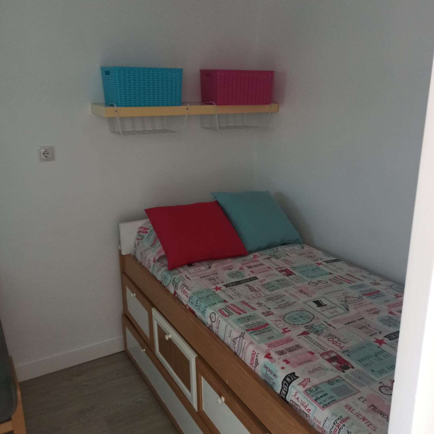 SE ALQUILA DESDE 01/02/2027 HASTA 1/06/2027 BONITO APARTAMENTO CON VISTAS AL MAR  EN EL CENTRO DE ARROYO DE LA MIEL (BENALMADENA)