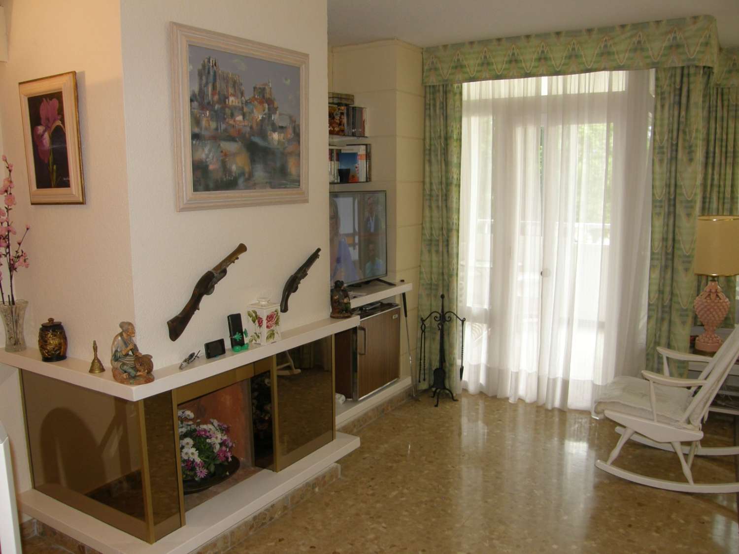 SE ALQUILA BONITO APARTAMENTO CON VISTAS  PARCIALES AL MAR  DESDE 01/09/2026 -30.6.27 EN  PLAYAMAR (TORREMOLINOS)