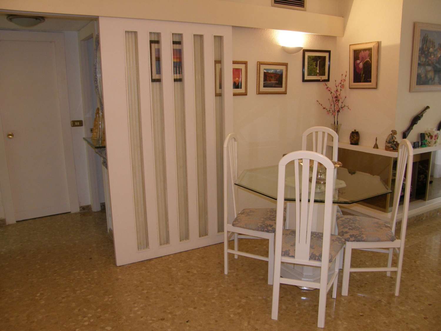 SE ALQUILA BONITO APARTAMENTO CON VISTAS  PARCIALES AL MAR  DESDE 01/09/2026 -30.6.27 EN  PLAYAMAR (TORREMOLINOS)