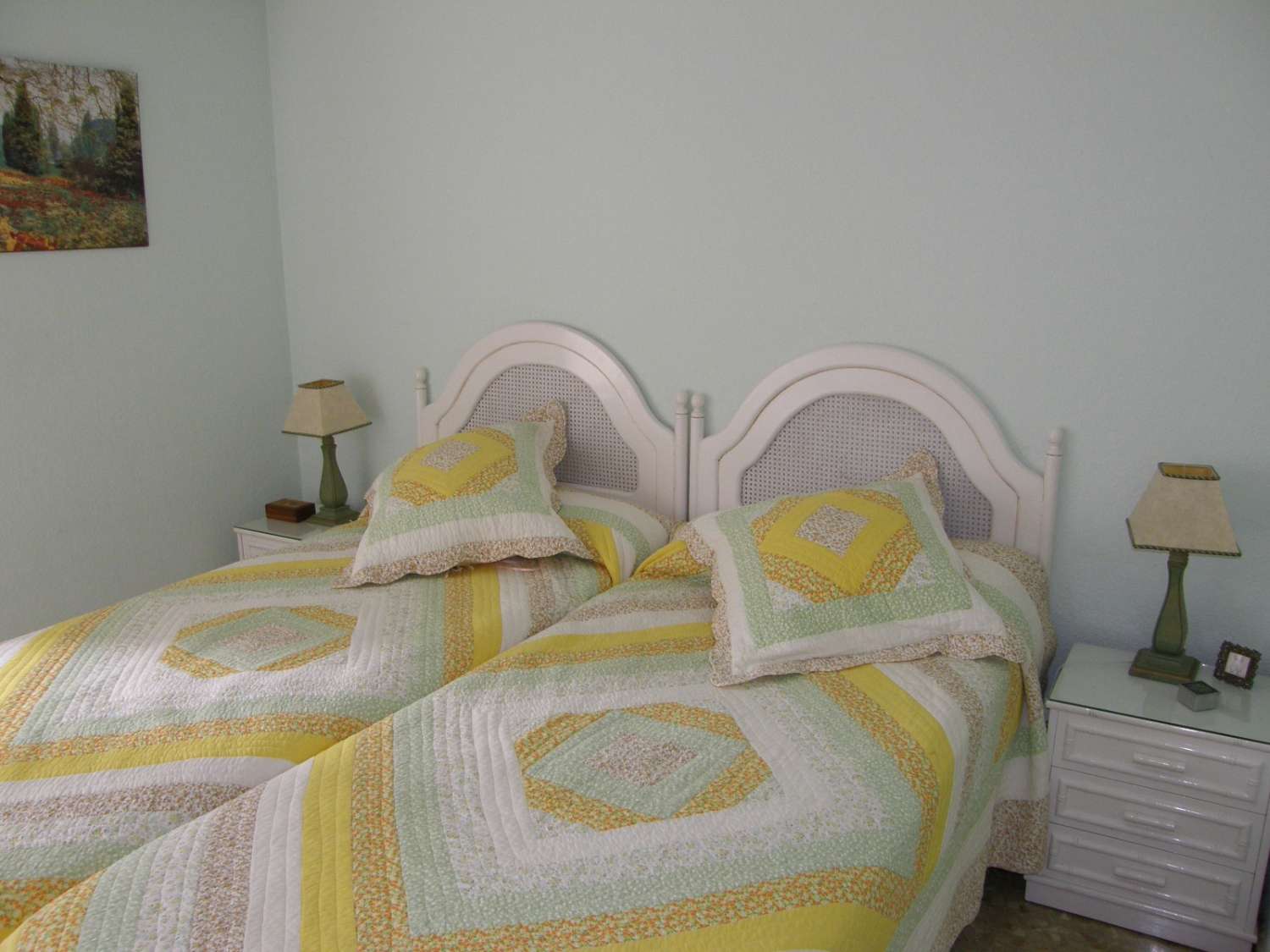 SE ALQUILA BONITO APARTAMENTO CON VISTAS  PARCIALES AL MAR  DESDE 01/09/2026 -30.6.27 EN  PLAYAMAR (TORREMOLINOS)