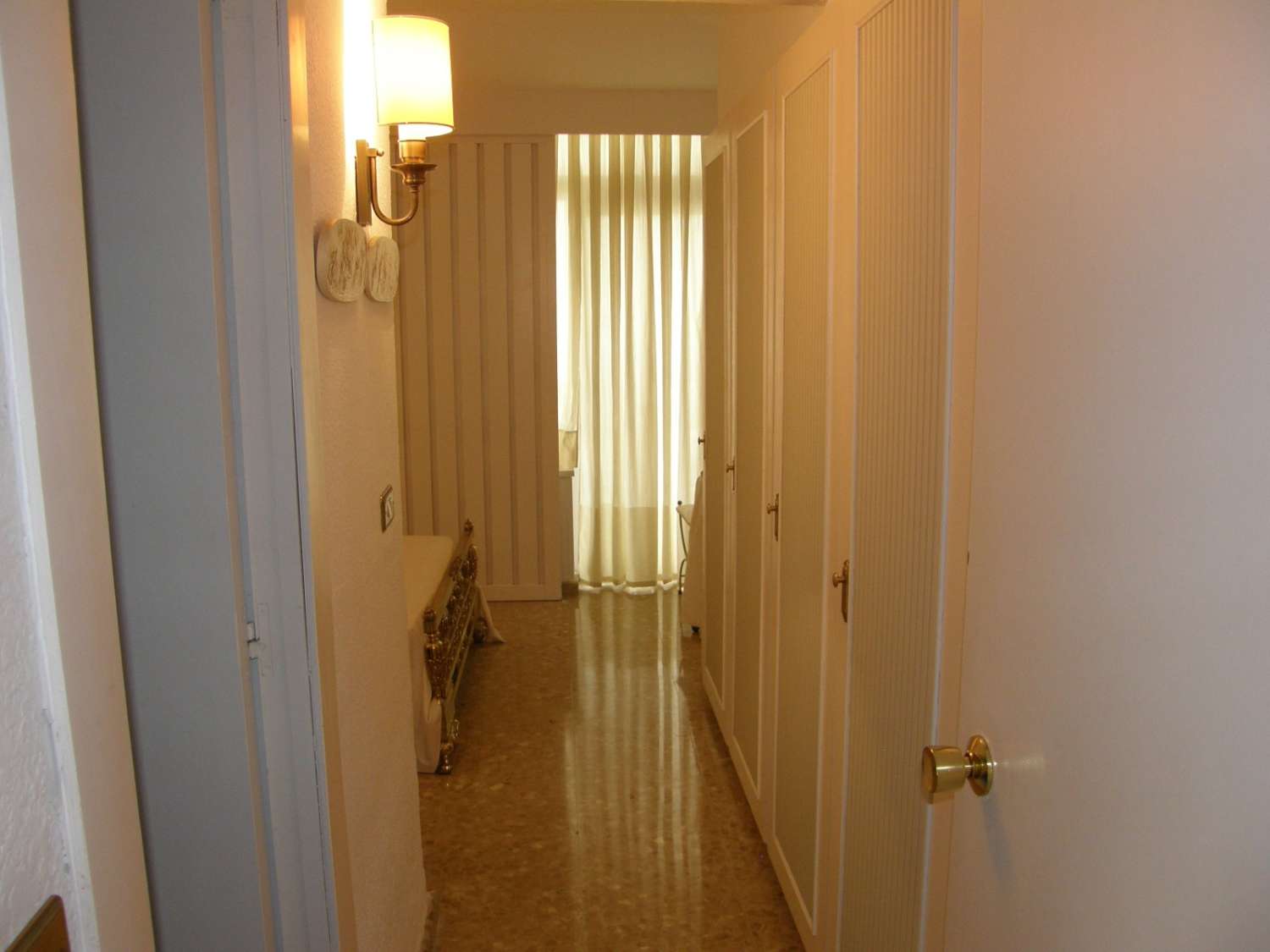 SE ALQUILA BONITO APARTAMENTO CON VISTAS  PARCIALES AL MAR  DESDE 01/09/2026 -30.6.27 EN  PLAYAMAR (TORREMOLINOS)