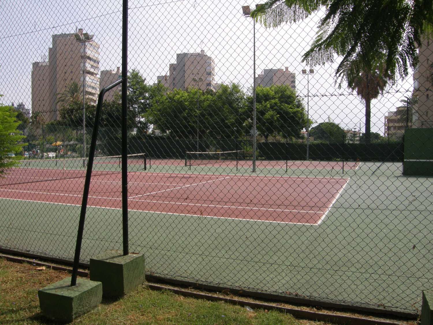 SE ALQUILA BONITO APARTAMENTO CON VISTAS  PARCIALES AL MAR  DESDE 01/09/2026 -30.6.27 EN  PLAYAMAR (TORREMOLINOS)