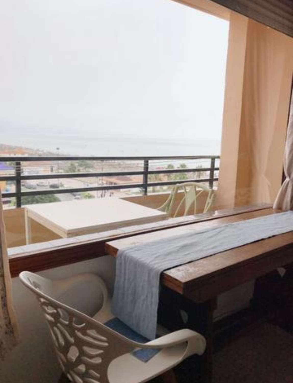 SE ALQUILA DE 02.09.2026-31.05.2027 BONITO APARTAMENTO EN  1ª LINEA DE PLAYA EL BAJONDILLO (TORREMOLINOS)